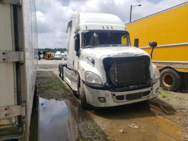  Salvage Freightliner Cascadia 1