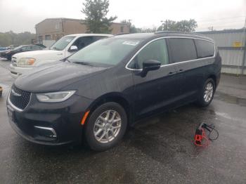  Salvage Chrysler Pacifica