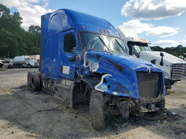  Salvage Freightliner Cascadia 1