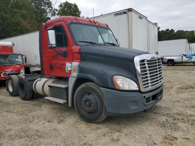  Salvage Freightliner Cascadia 1