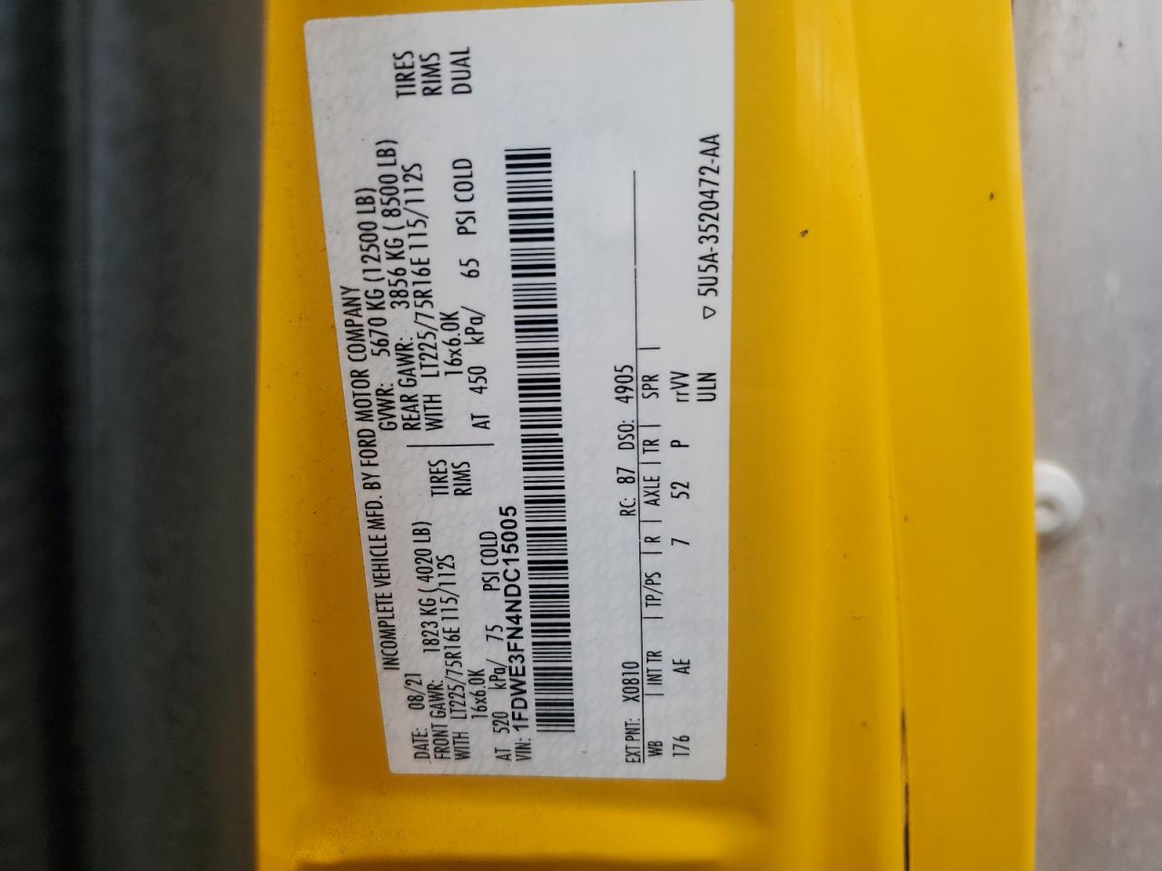 Ford Econoline E350 Super Duty Cutaway Van Image 14