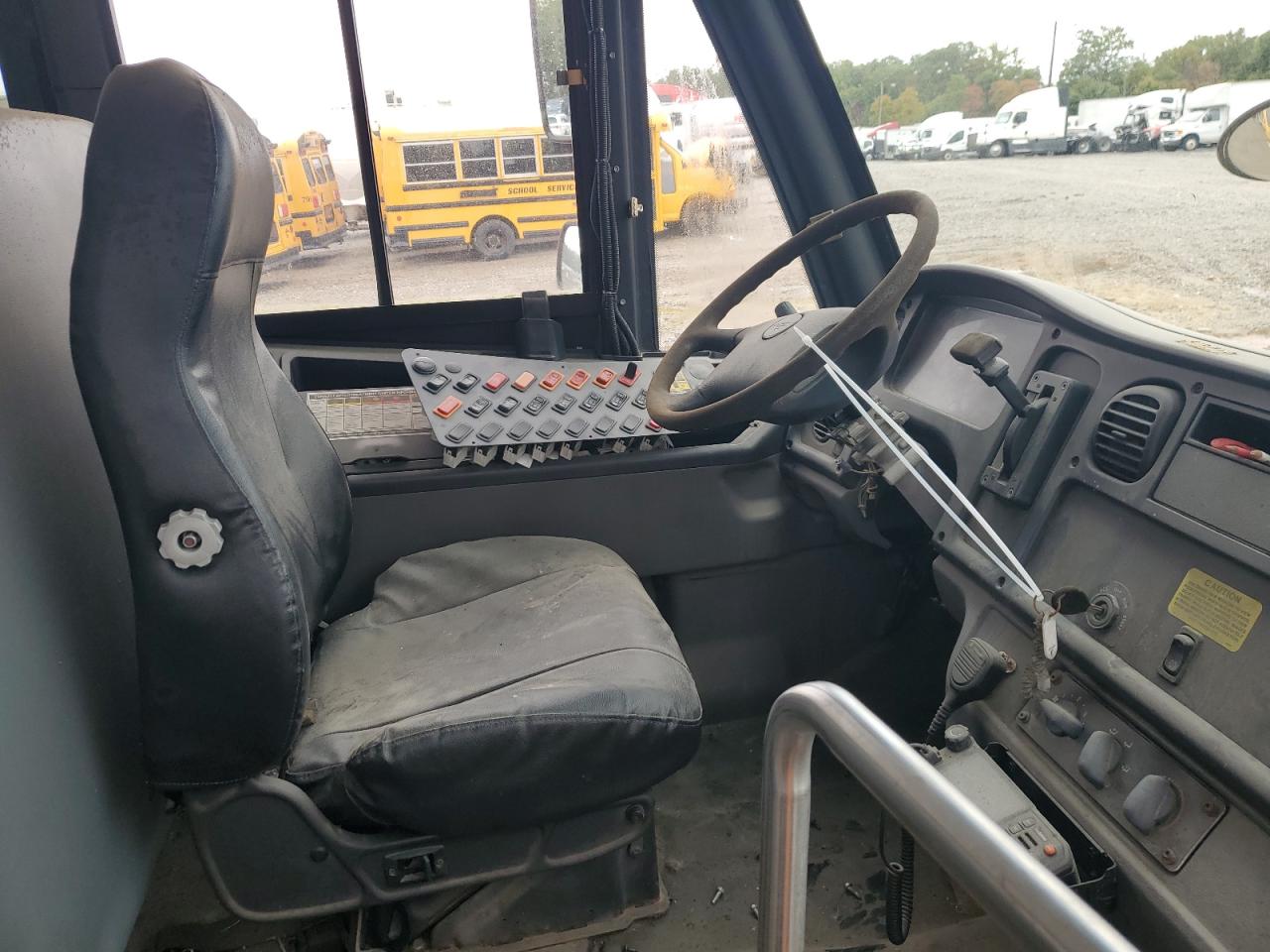 Freightliner Saf-t-line B2b Image 2