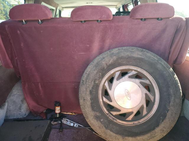 Ford Econoline E150 Van Image 14