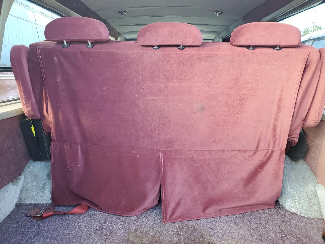 Ford Econoline E150 Van Image 7