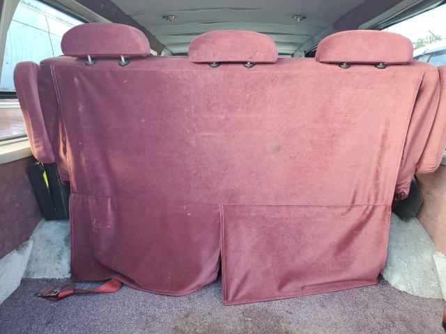 Ford Econoline E150 Van Image 7