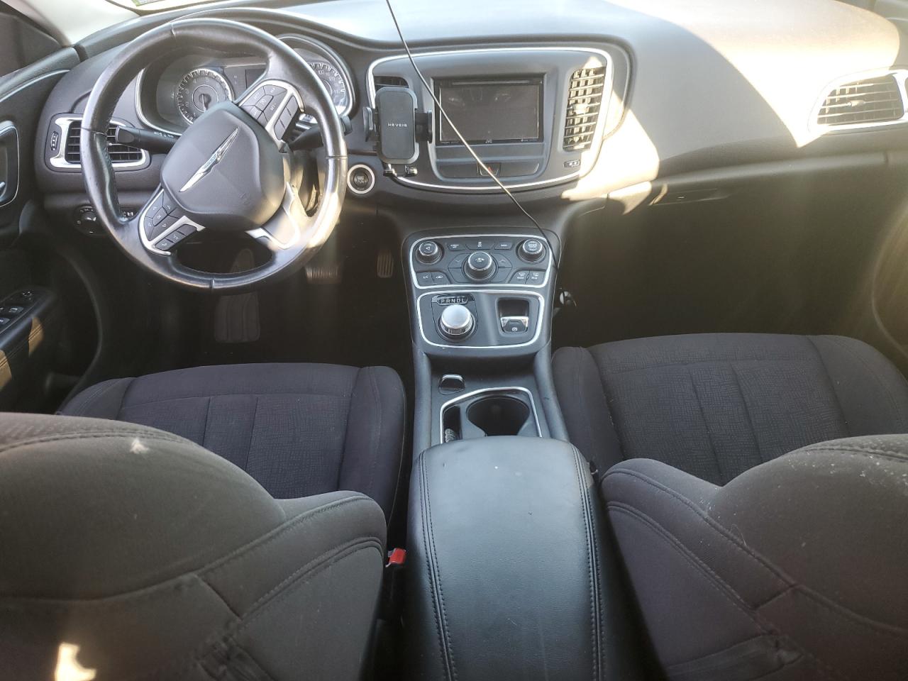 Chrysler 200 Limited Image 3