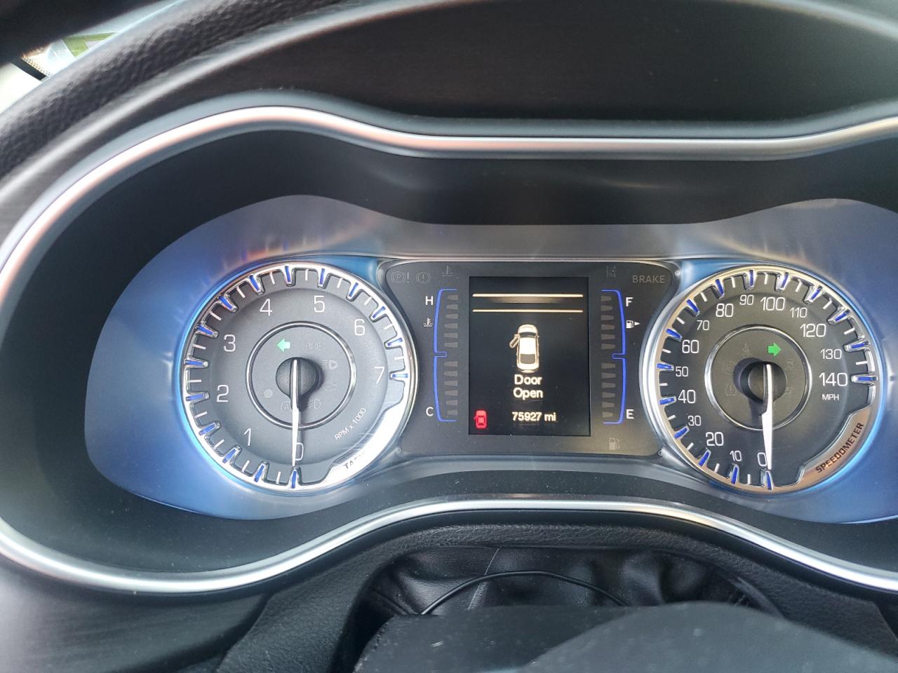 Chrysler 200 Limited Image 7