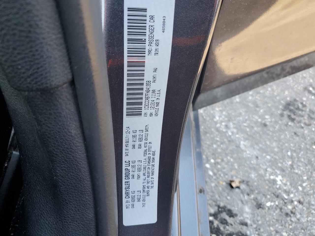 Chrysler 200 Limited Image 9