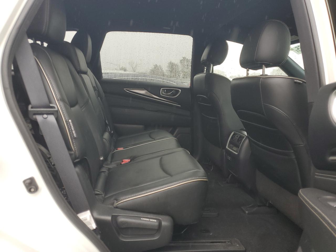 INFINITI Qx Luxe Image 8