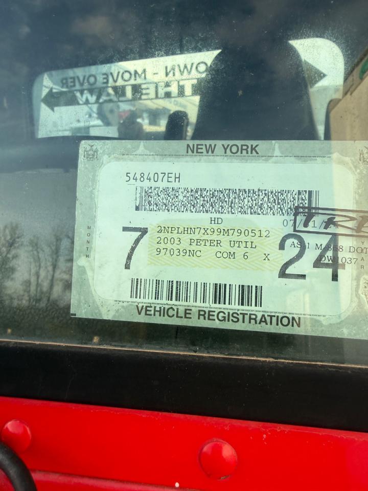 Peterbilt 335 Image 6