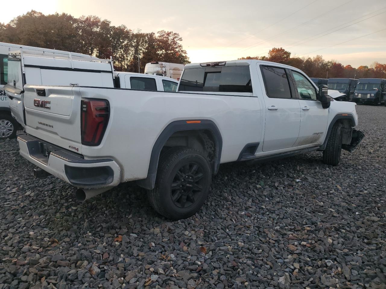 GMC Sierra K3500 At4 Image 4