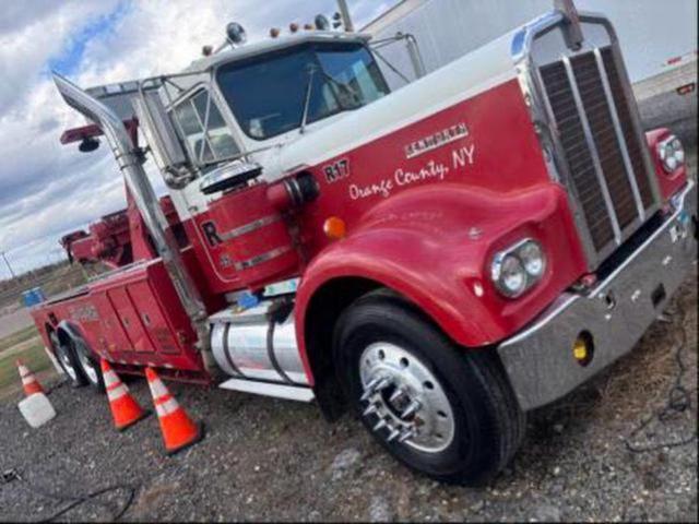  Salvage Kenworth W900a