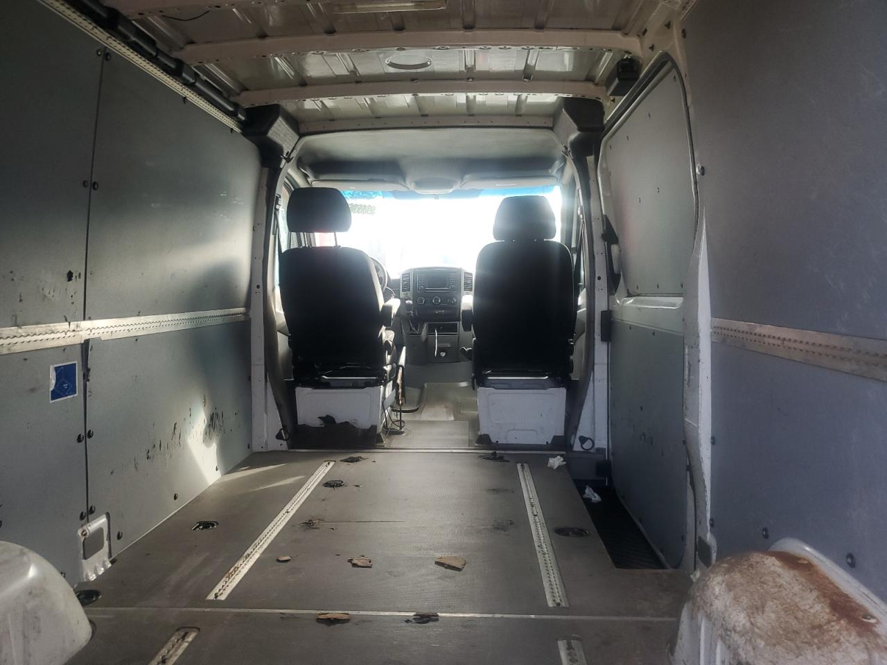 Mercedes-Benz Sprinter 2500 Image 7