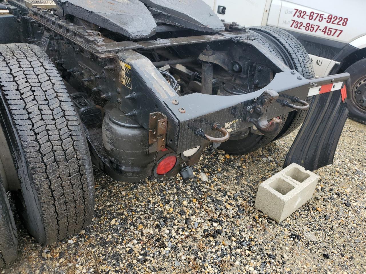 Peterbilt 579 Image 10