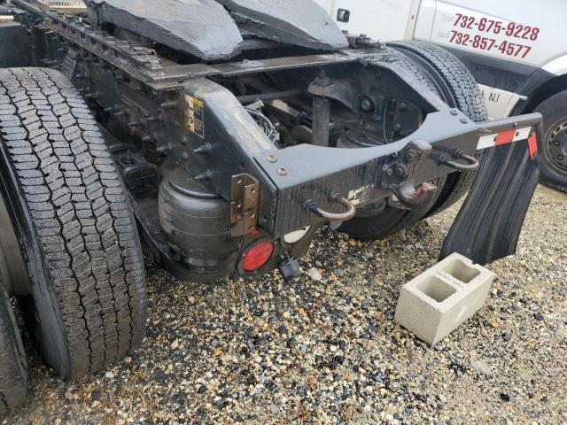 Peterbilt 579 Image 10