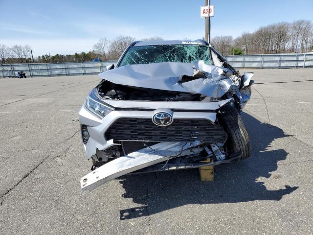 Toyota RAV4 Xle Image 5