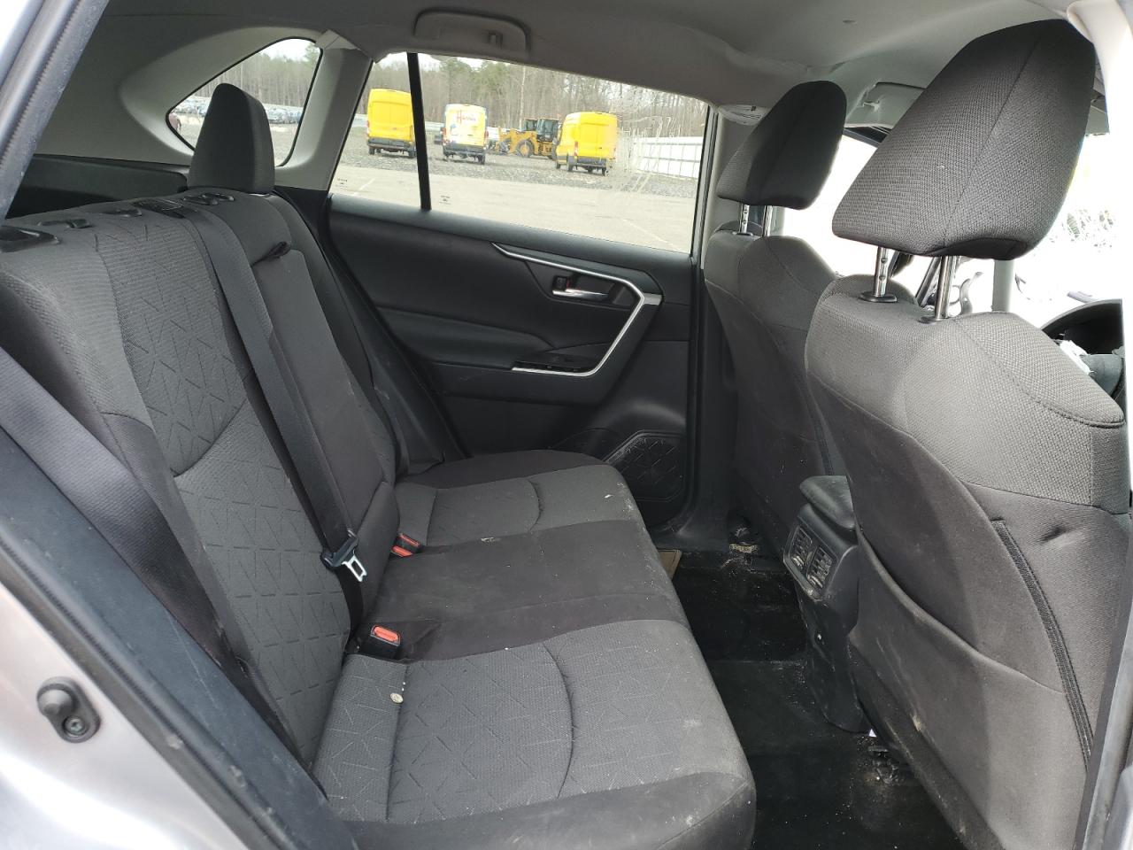 Toyota RAV4 Xle Image 6