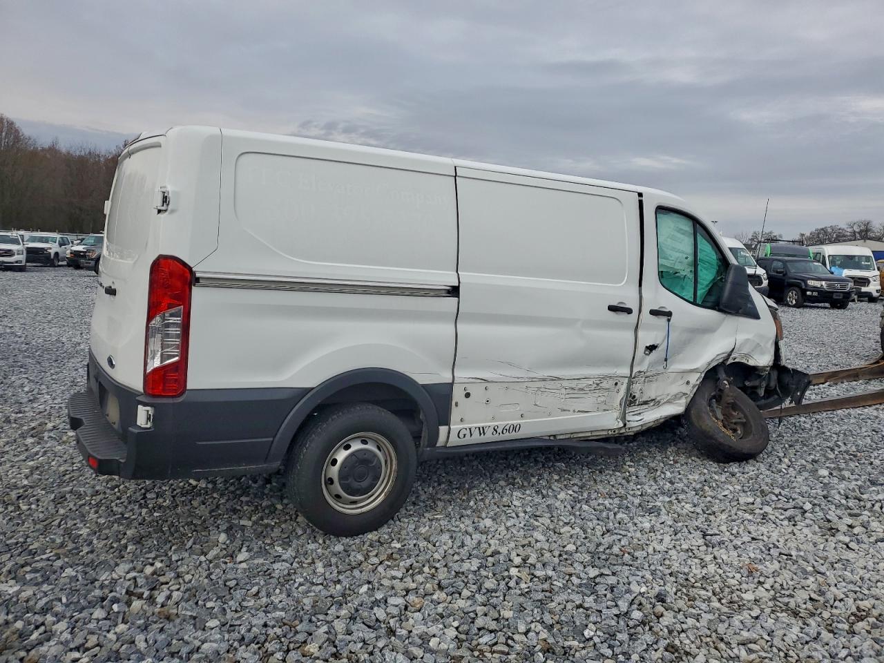 Ford Transit T-250 Image 2