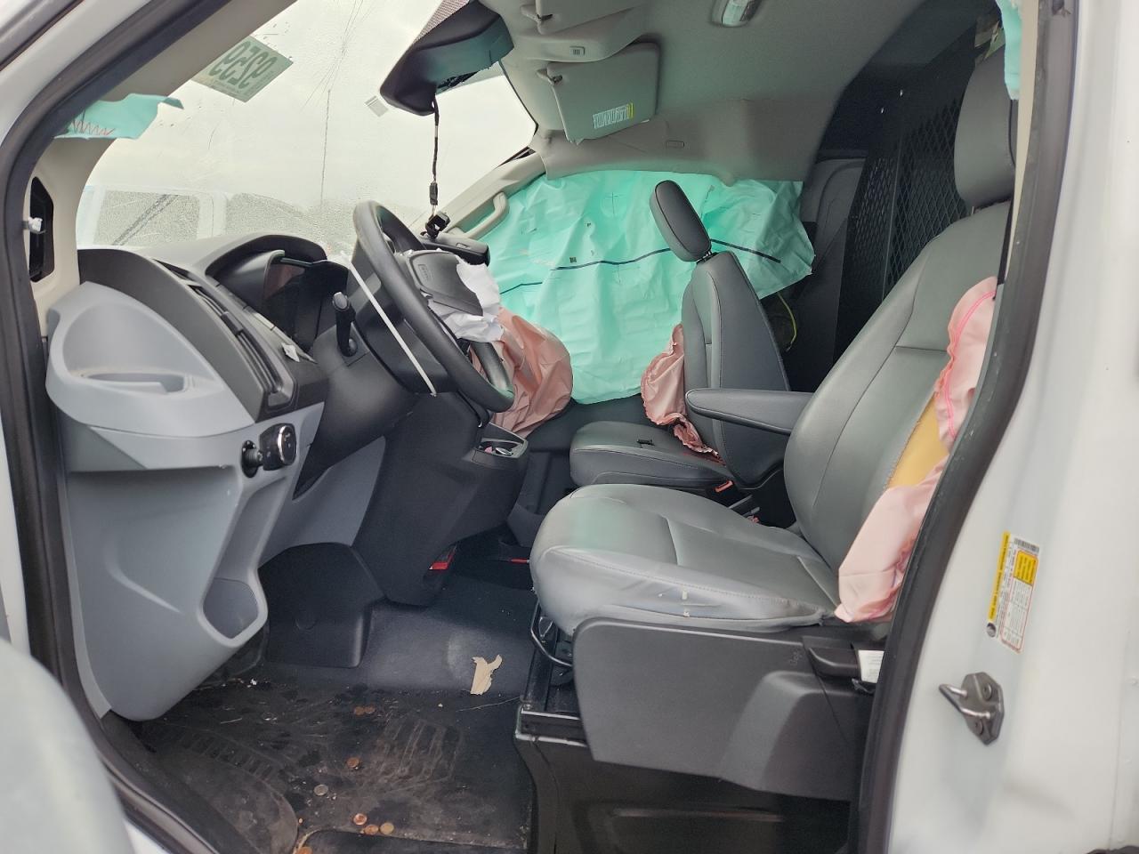 Ford Transit T-250 Image 5