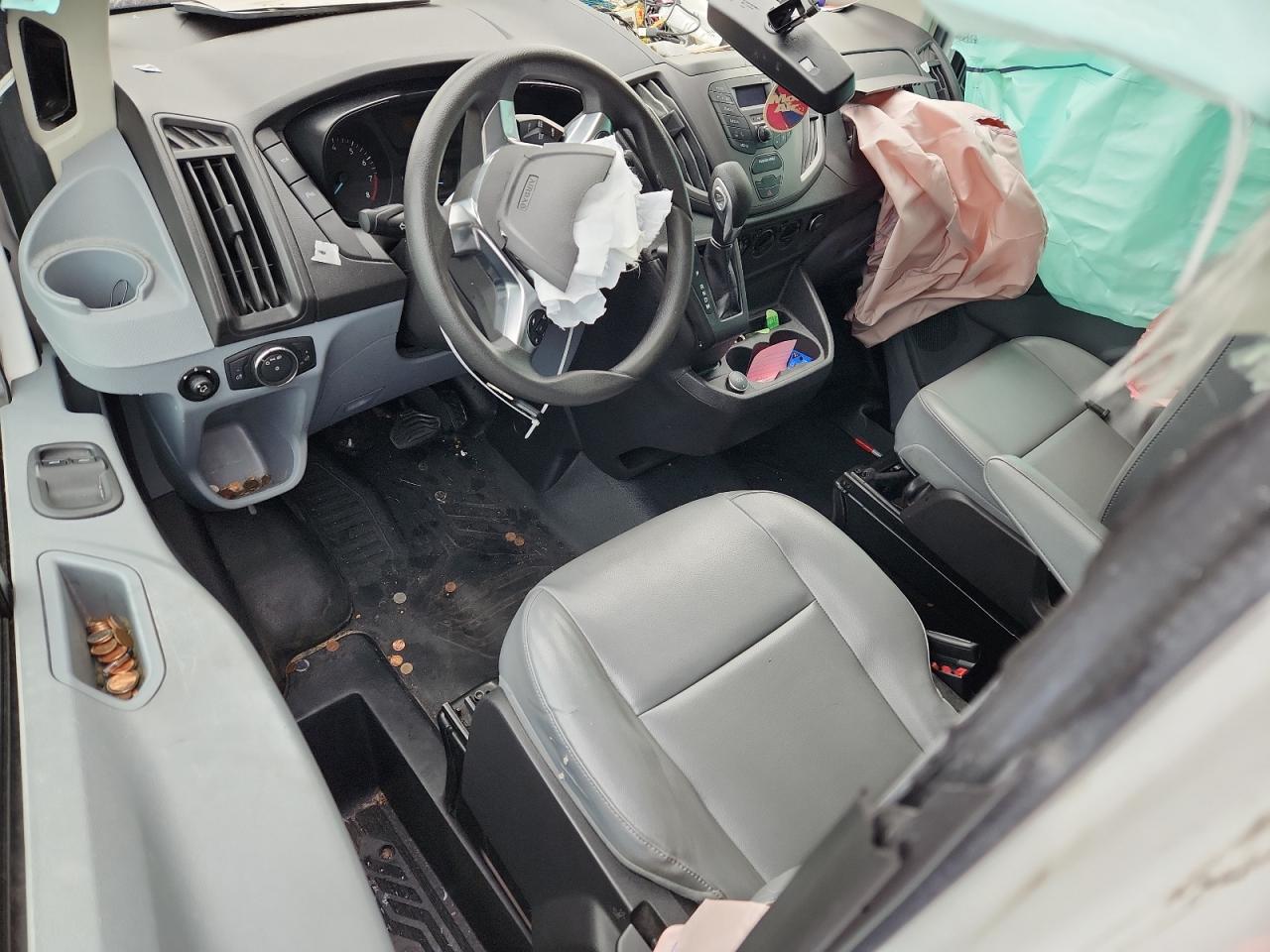 Ford Transit T-250 Image 6