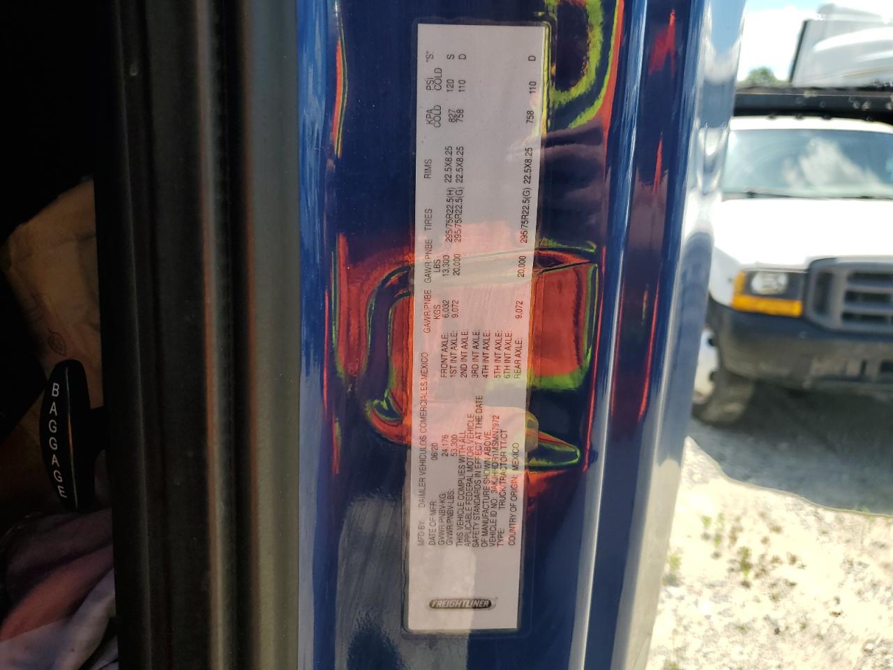 Freightliner Cascadia 1 Image 9