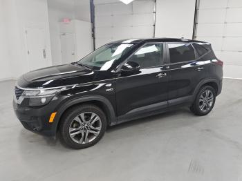  Salvage Kia Seltos