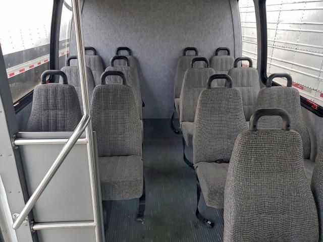 Ford Econoline E350 Super Duty Cutaway Van Image 5