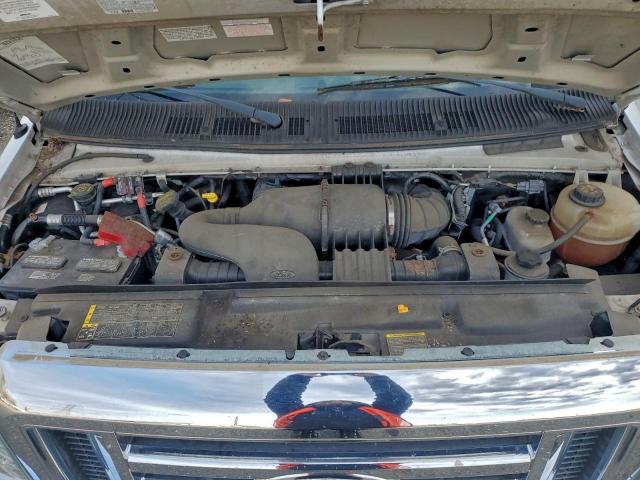 Ford Econoline E350 Super Duty Cutaway Van Image 6