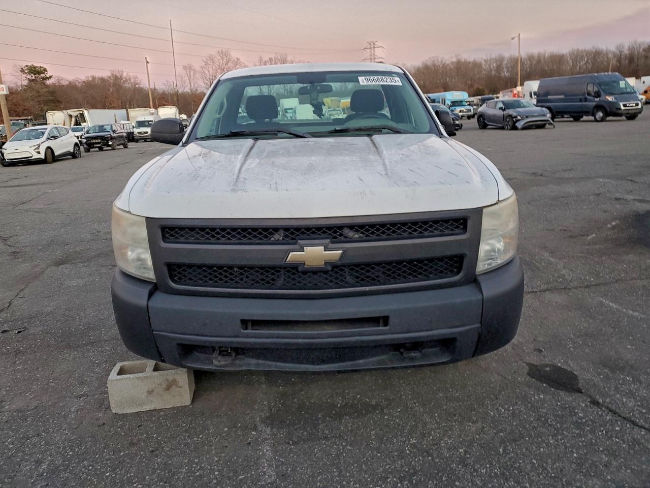 Chevrolet Silverado K1500 Image 4