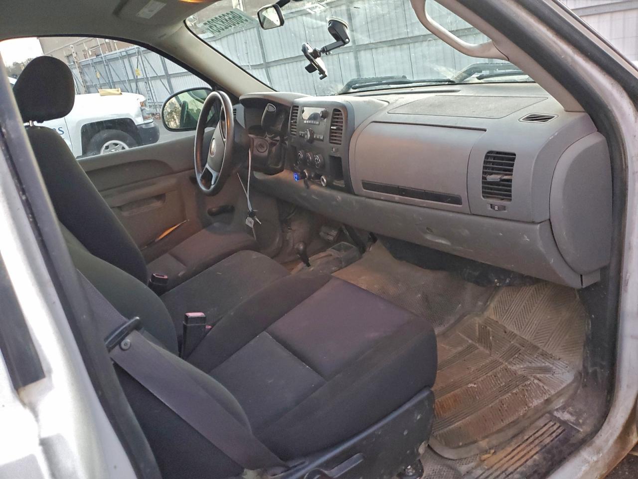 Chevrolet Silverado K1500 Image 11