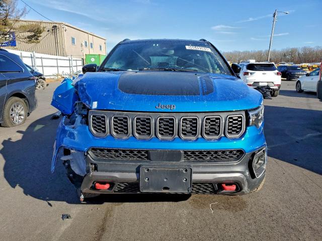 Jeep Compass Trailhawk Image 3