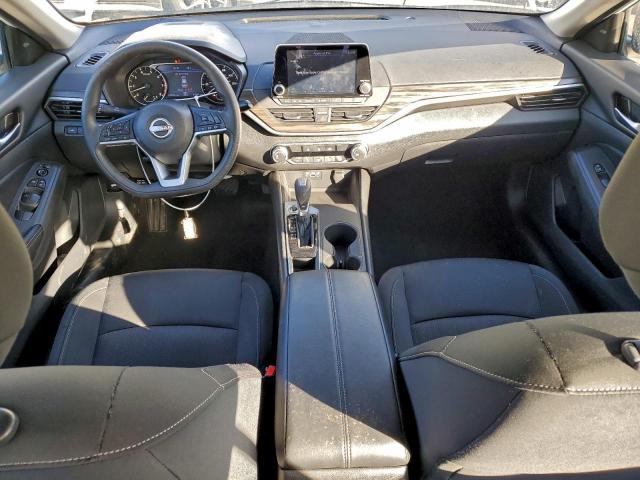 Nissan Altima Sv Image 4