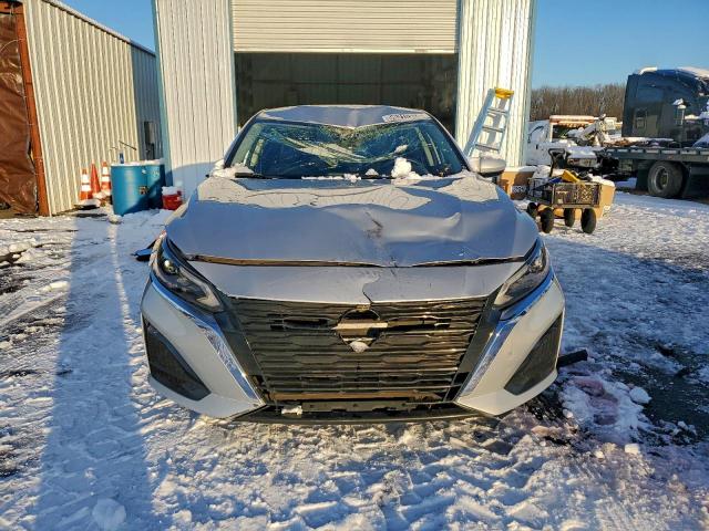 Nissan Altima S Image 6