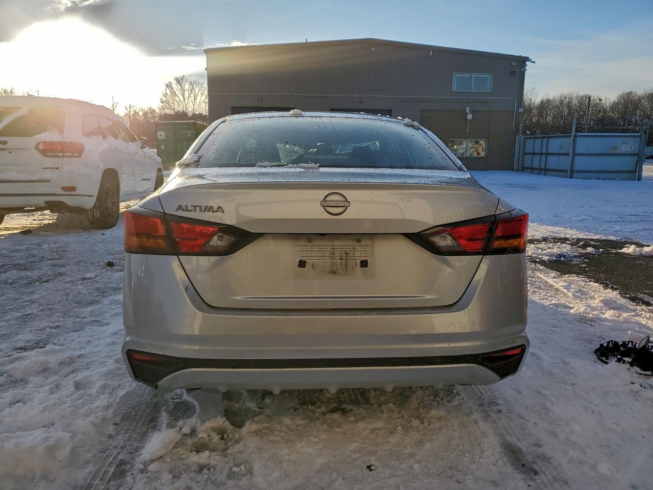 Nissan Altima S Image 2