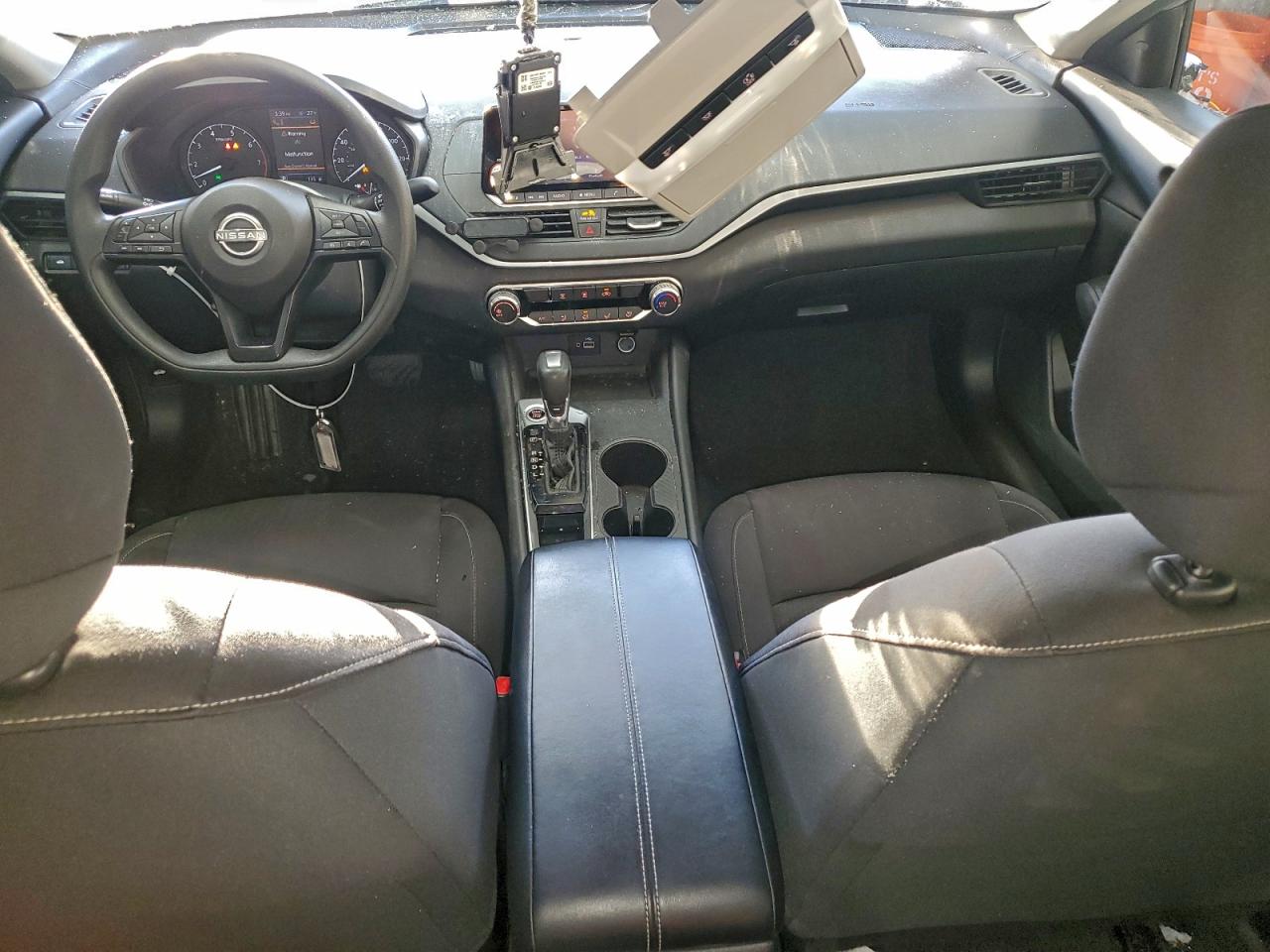 Nissan Altima S Image 10