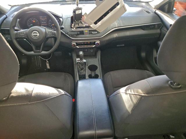 Nissan Altima S Image 10