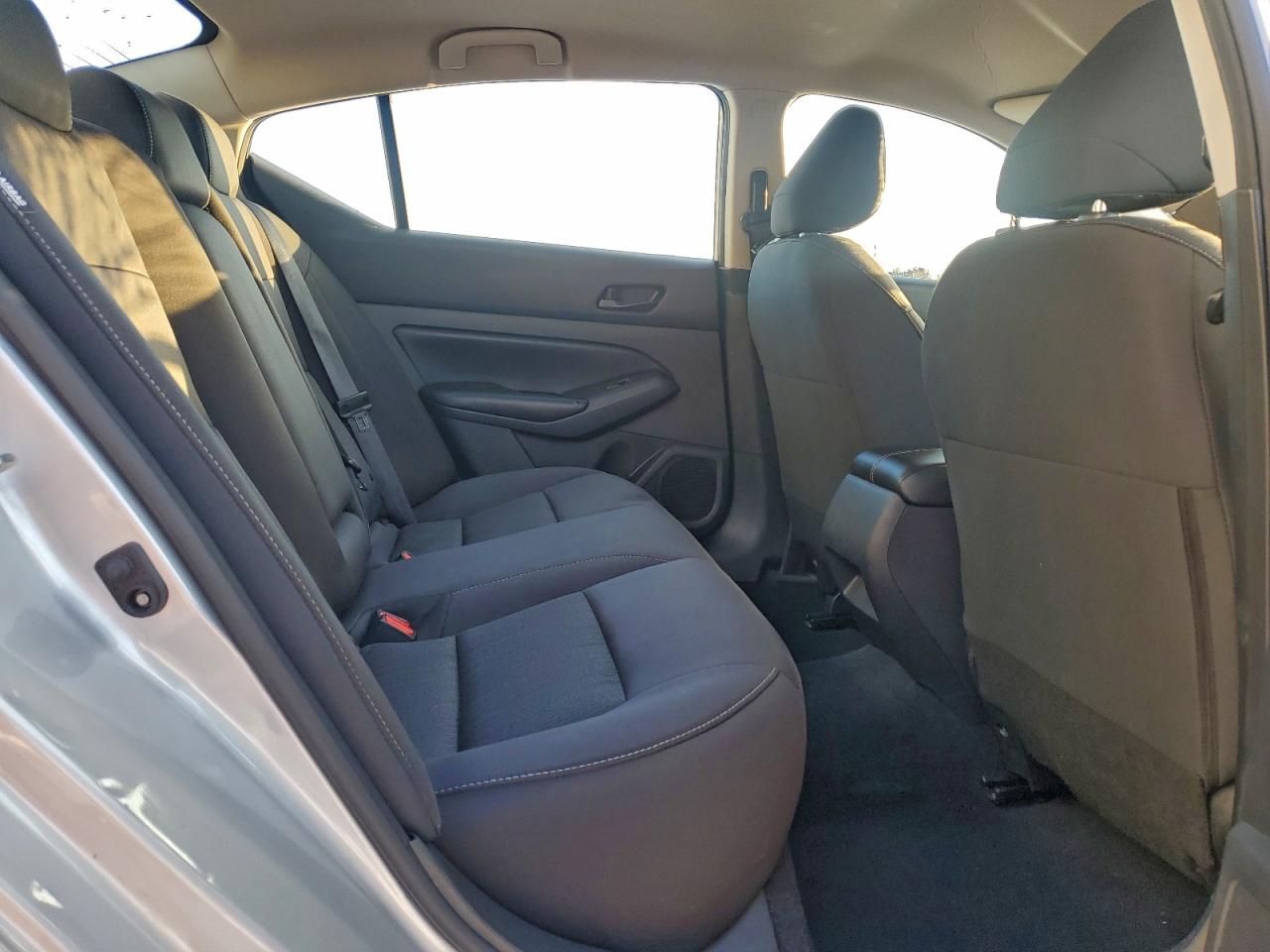 Nissan Altima S Image 8