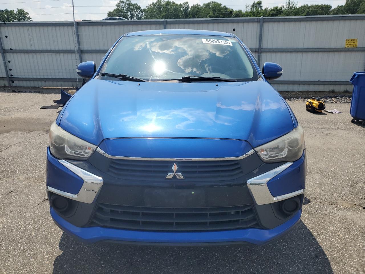 Mitsubishi Outlander Es Image 2