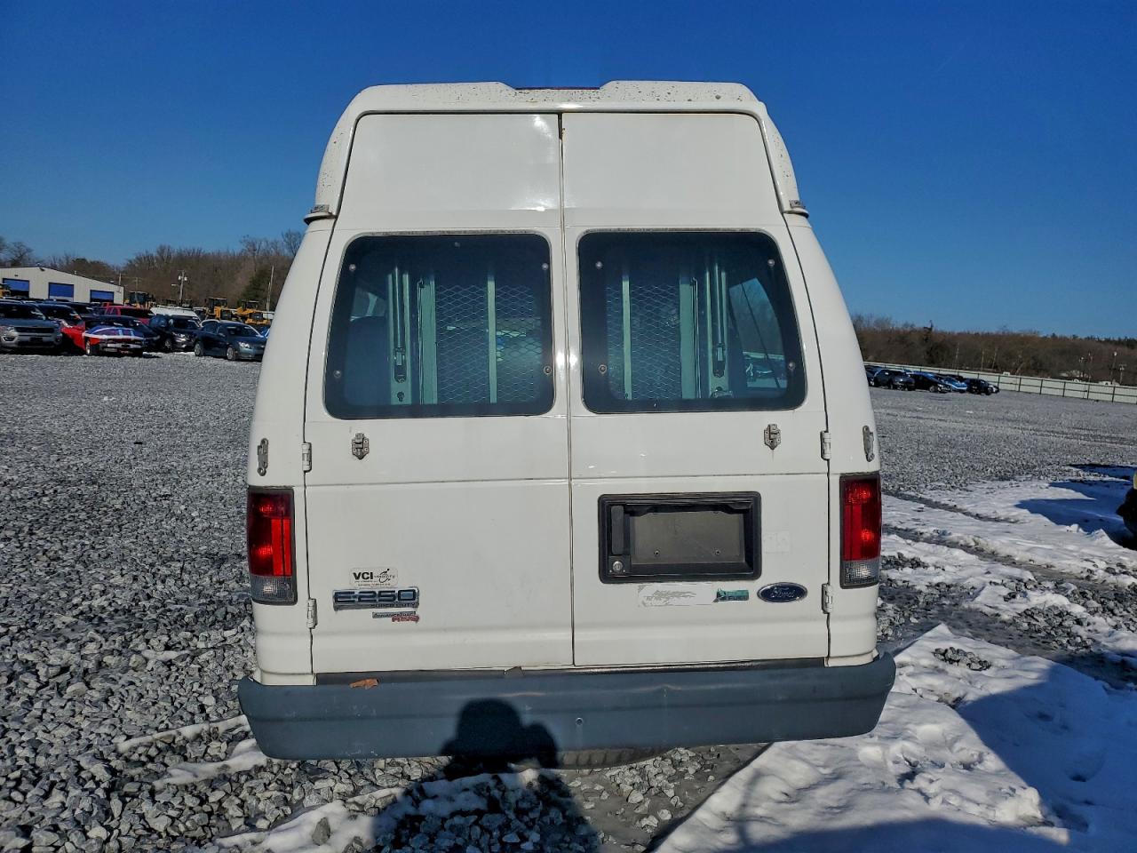 Ford Econoline E250 Van Image 7