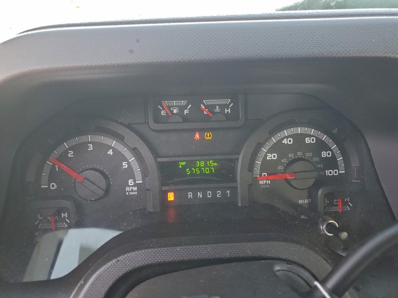 Ford Econoline E250 Van Image 13