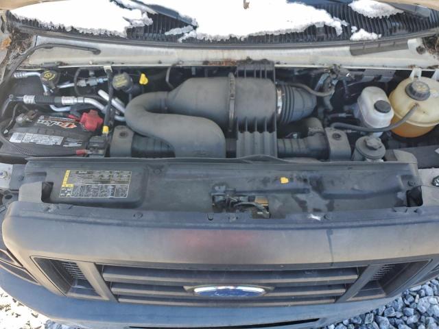 Ford Econoline E250 Van Image 9