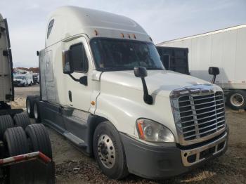  Salvage Freightliner Cascadia 1