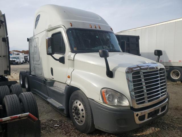  Salvage Freightliner Cascadia 1