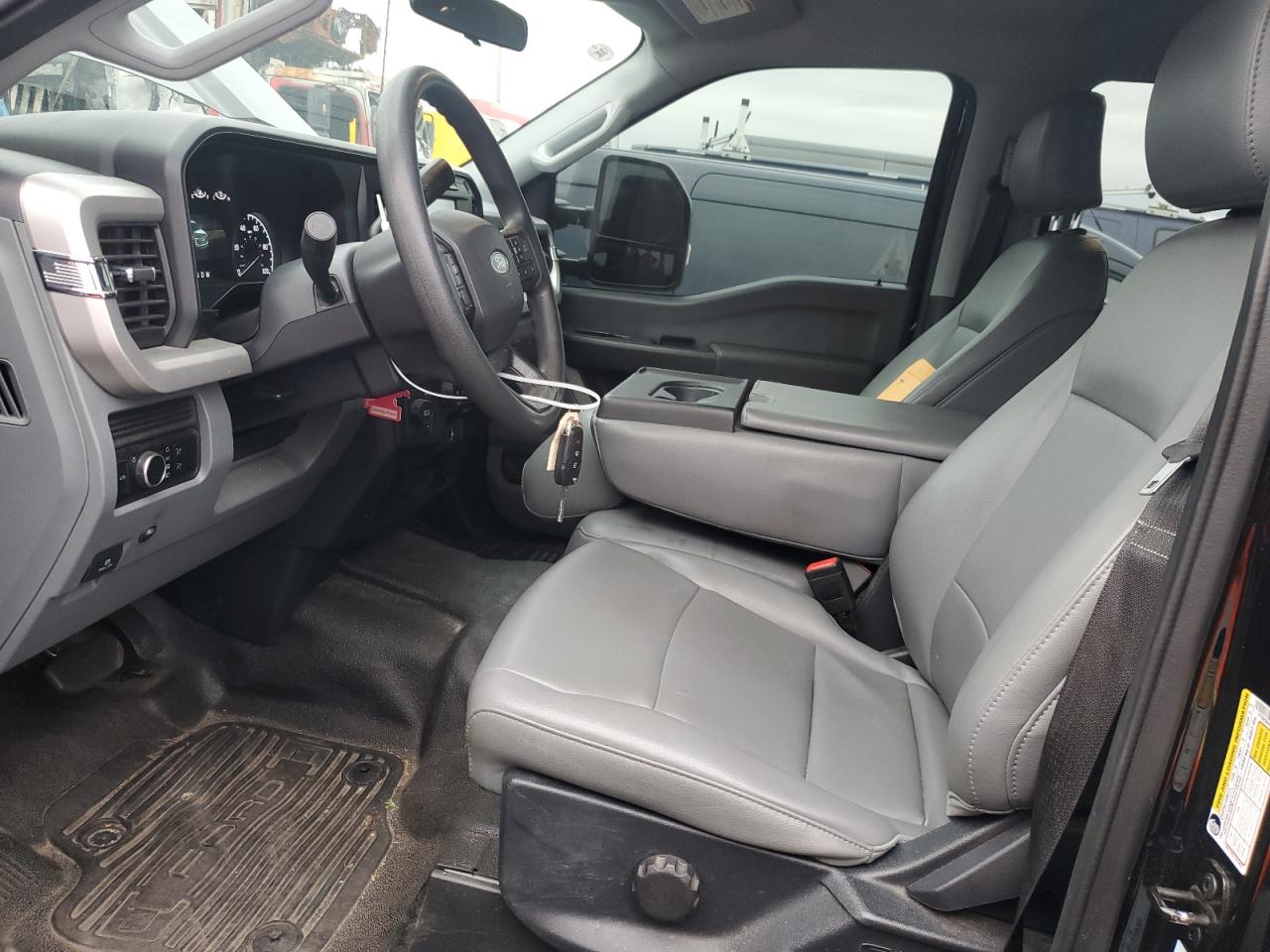 Ford F-350 Super Duty Image 5