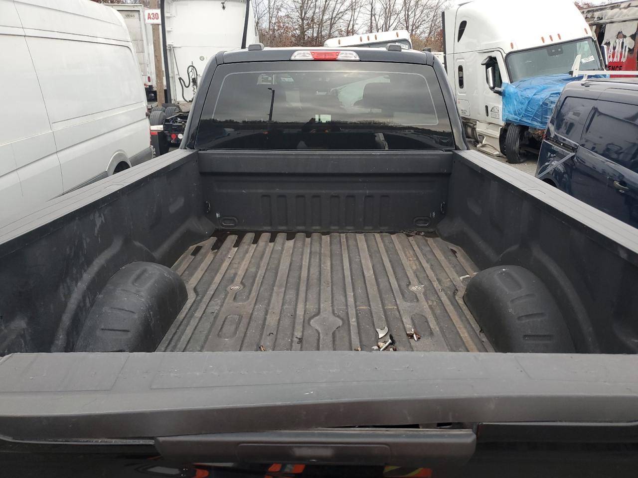 Ford F-350 Super Duty Image 7