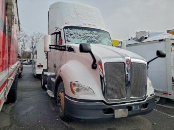  Salvage Kenworth T680