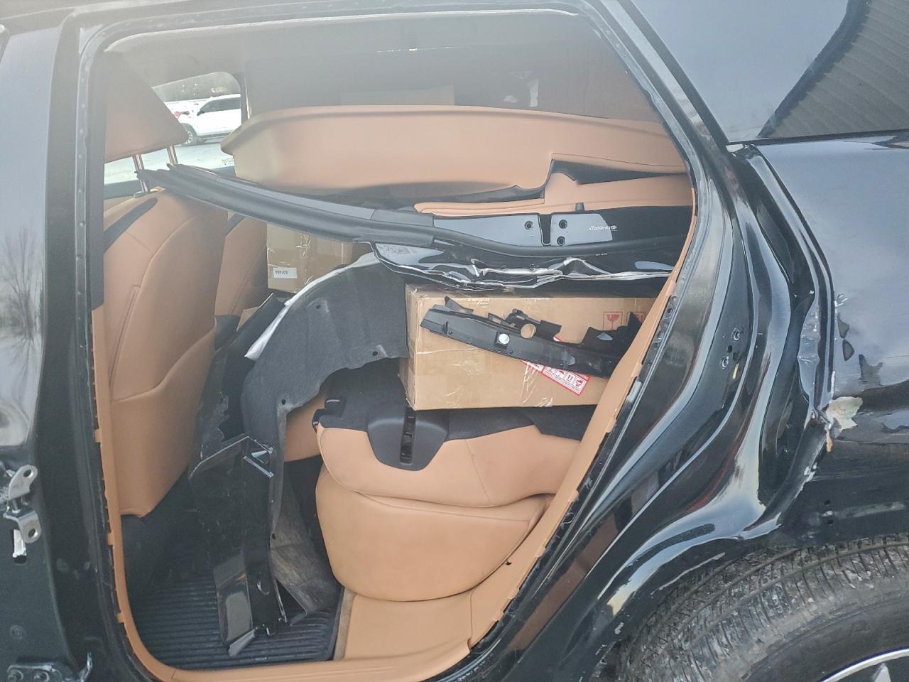 Lexus Rz 450e Image 13