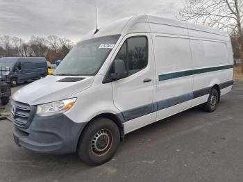  Salvage Mercedes-Benz Sprinter