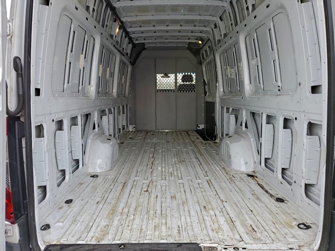 Mercedes-Benz Sprinter 2500 Image 11