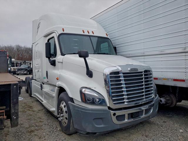  Salvage Freightliner Cascadia 1